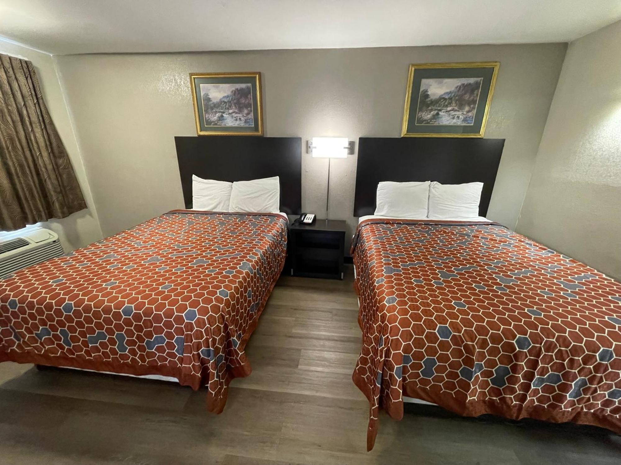פרדריקסבורג Royal Inn Motel מראה חיצוני תמונה